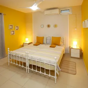 930m To Beach-2 Bedroom+veranda-perfect Located Апартаменты Ларнака